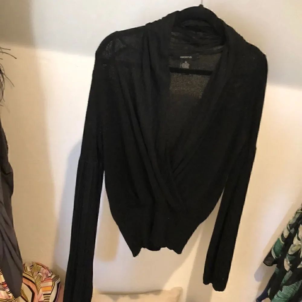 Arden B. sweater - black with drapey front and bell sleeves sz XS